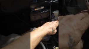 снятие бачка ветрового стекла Mitsubishi delica