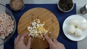 Несложный Рецепт Салата из Морской Капусты с Тунцом. Быстрый и Сытный Салат на Скорую Руку.