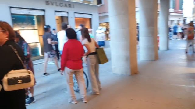 Italia Venezia Louis Vuitton, Hermes oran sandals смотреть онлайн