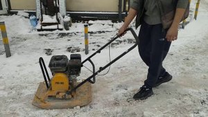 Работа виброплиты Lifan PVB100