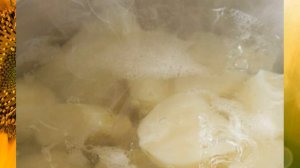 НЕ СЛИВАЙТЕ ВОДУ ПОСЛЕ ВАРКИ КАРТОФЕЛЯ ВЫ УДИВИТЕСЬ НАСКОЛЬКО ОНА ПОЛЕЗНА