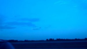 Самолёт летит, мотор работает...