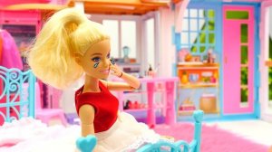Барби блогер — Тайный поклонник — Видео про игры в куклы Барби для девочек