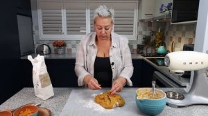 Карамельный медовик с курагой и грецкими орехами | Caramel Honey Cake