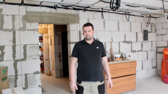 Электромонтаж в загородном доме. Черновая электрика по потолку.