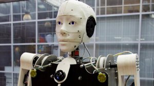 Робот художник рисует портрет!