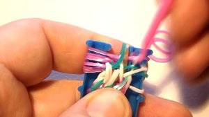 Плетение из резинок Браслет КАНТАТА  без станка на рогатке