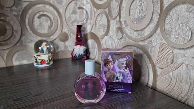 Disney Frozen Окунись в сказочный героев Анны и Эльзы вместе с туалетной водой для девочек от AVON смотреть онлайн
