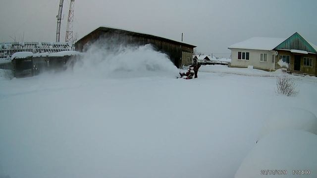 Мотоблок АГРО с роторным снегоуборщиком . Отвал или роторный снегоубощик? Кто круче))) смотреть онлайн