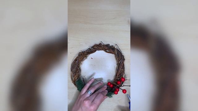 Мастер-класс. Рождественский венок своими руками. смотреть онлайн