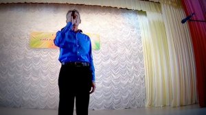 Поет Александр Погодин