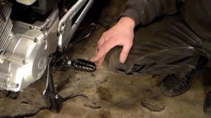 Как установить складывающиеся эндурные подножки на YAMAHA YBR 125