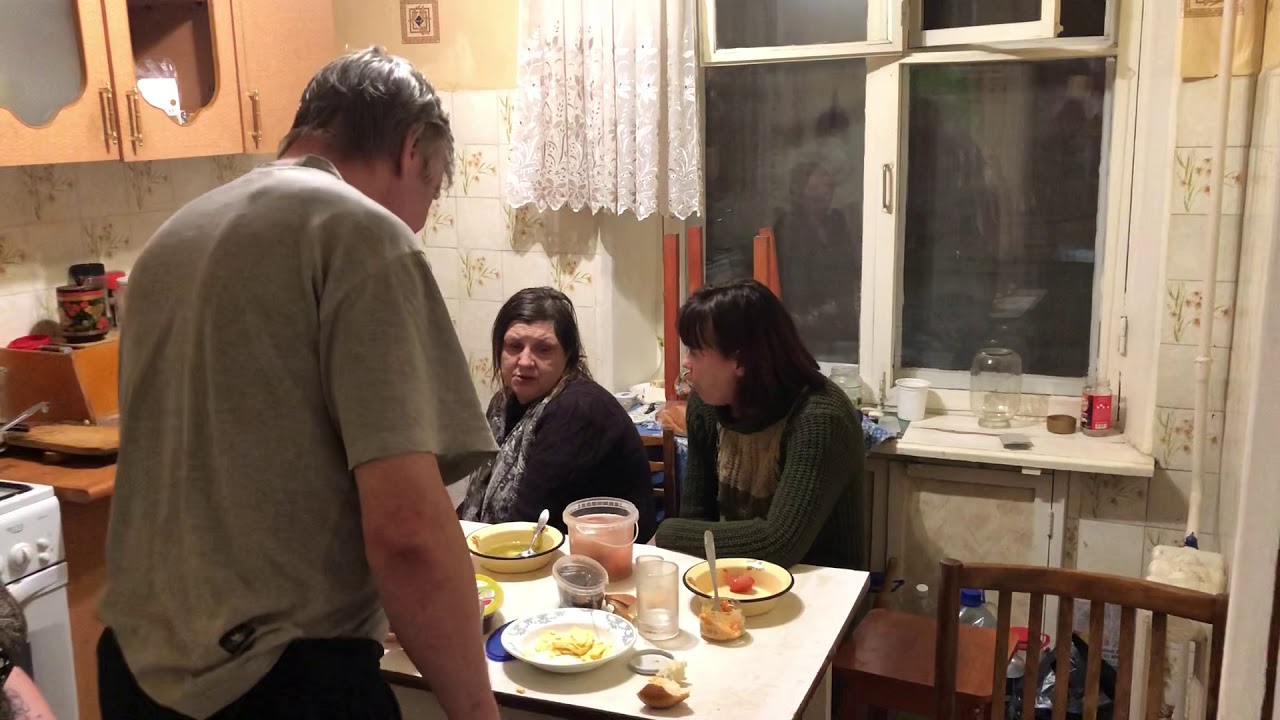 Серега хватает нож !!! смотреть онлайн