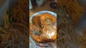 Очень вкусный салат на зиму Огурци лук морковка