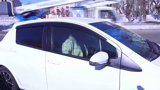 Цветы от правоохранителей