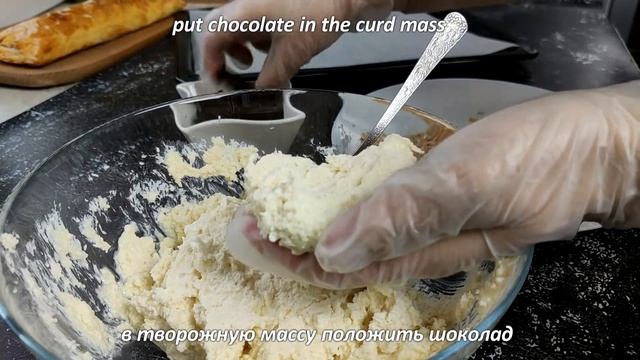 Рафаеэлло СЫРНИКИ без МУКИ в духовке, нежные сырники с начинкой внутри. What's cooking смотреть онлайн