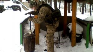 вскрыл консервы палкой. как открыть консервную банку камнем.