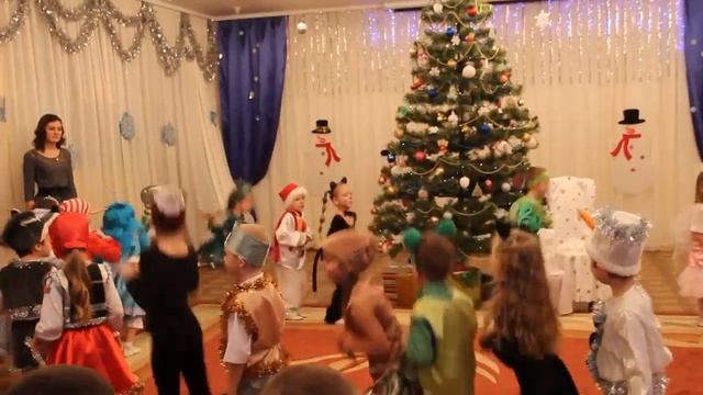 Новогодний хоровод