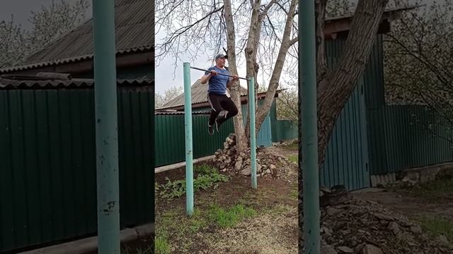 Воркаутер весом 102 кг на перекладине! смотреть онлайн