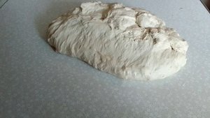 Хрустящий хлеб с луком.