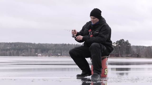 ICE IS HERE // 13 Fishing смотреть онлайн