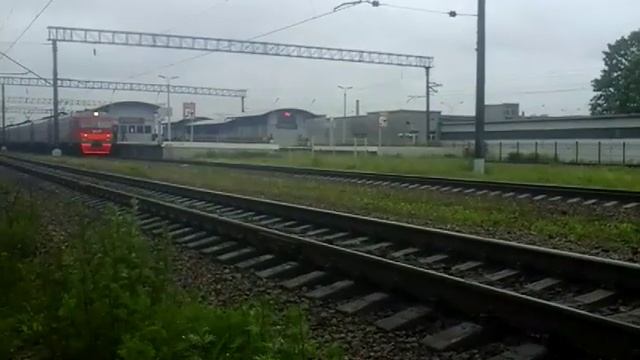 Электричка на станции Купчино