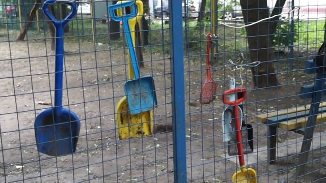 Вот так должна быть оборудована площадка для выгула собак!!!! смотреть онлайн