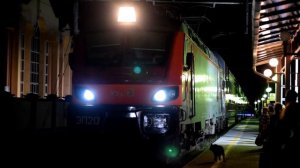 Ночная станция "Ессентуки"! Смотрим прибытие и отправление поездов, в главной роли:Поезд 003"Кавказ