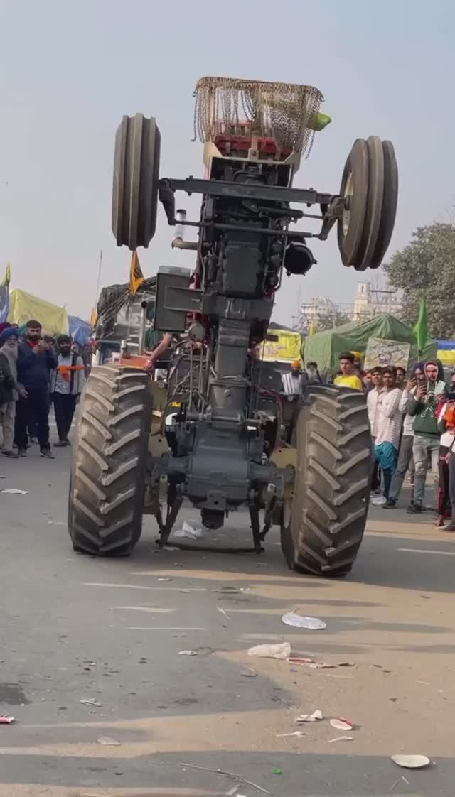 Мастерски заарканил трактор смотреть онлайн