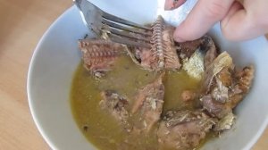 Салат из рыбных консервов