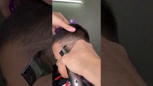 Как быстро сделать молнию на голове , hair tattoo. Haircut with a pattern