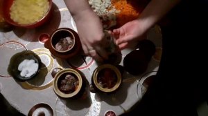 Картошка в горшочках по-домашнему.