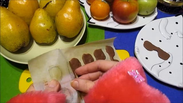 Рисую шоколадкой Очки для груши - Как сделать Украшение для фруктов за 5 минут смотреть онлайн