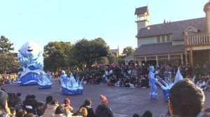 Диснейленд в #Токио. Frozen Fantasy parade at Tokyo Disneyland.