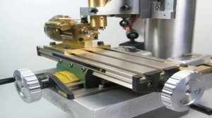 Уникальный настольный фрезерный станок /|\ Unique desktop milling machine