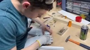 Перекрестия СВЕТОВЫХ ЛИНИЙ СЛОТТ - техника распила парящих линий на натяжной потолок