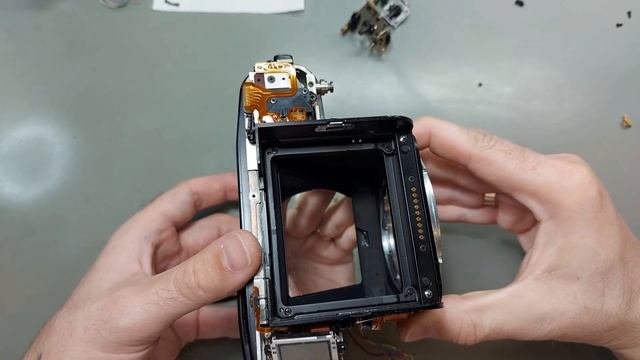 Pentax 67 II 67II shutter mechanism repair смотреть онлайн