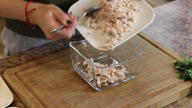 САЛАТ ИЗ КУРИЦЫ И ЯБЛОКА. Слоеный и очень вкусный)