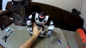 Робот на радиоуправлении ТТ313 WowWee Robosapien V1