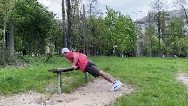 Упражнения чтобы накачать большие руки дома со своим весом. Тренировка на трицепс и бицепс.