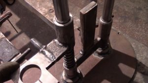 самодельный СВЕРЛИЛЬНЫЙ СТАНОК из дрели - Стойка для дрели