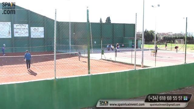 Лучший теннисный клуб на Коста Бланка, в Испании, в Villajoyosa Club de Tenis, в пригороде Бенидорм