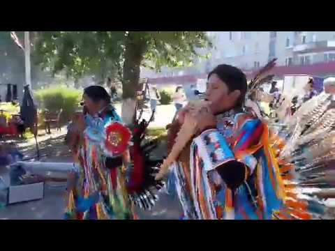 Индейцы в Тавде в День города смотреть онлайн