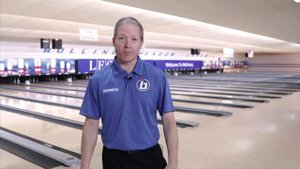 КАК БРОСАТЬ ШАР ДЛЯ БОУЛИНГА С ДВУХ РУК?