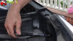 Установка упоров капота (амортизаторов) на KIA Sportage 4 / КИА Спортейдж 4 (www.upora.net)