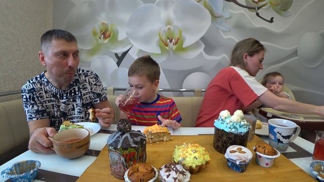 МУКБАНГ ВСТРЕЧАЕМ ПАСХУ С КУЛИЧАМИ НАСТЯ ПРОДОЛЖАЕТ БОЛЕТЬ ? | MUKBANG CELEBRATE EASTER #мукбанг смотреть онлайн