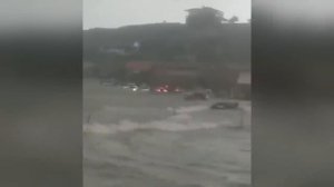 Huge tsunami wave sweeps dozens of cars into the ocean in Santa Catarina, Brazil