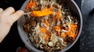 Новенький Вкуснющий салат из 4 ингредиентов на скорую руку с крабовыми палочками и грибами жареными