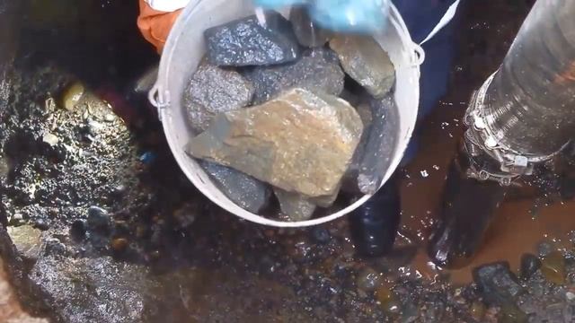 На улице Кирова приводят в порядок ливневую канализацию смотреть онлайн