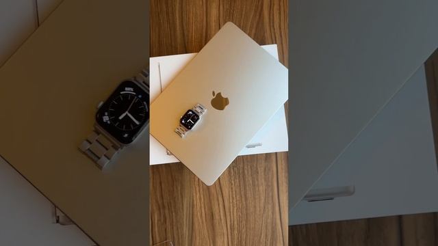MacBook Air M2 in Starlight + Apple Watch in Starlight ✨ #applewatch #macbookairm2
